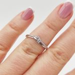 Fehér arany gyűrű gyémánttal