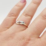 Sárga-fehér arany gyűrű gyémánttal