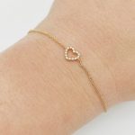 Sárga arany szívecskés karlánc gyémánttal