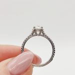 18 karátos fehér arany gyűrű gyémánttal