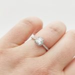 18 karátos fehér arany gyűrű gyémánttal