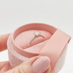 18 karátos fehér arany gyűrű gyémánttal