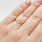 Sárga arany gyűrű gyémánttal