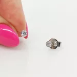 Fehér arany egy köves buttonos gyémánt fülbevaló