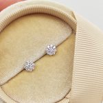 Fehér arany fülbevaló gyémánttal