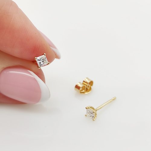 Sárga arany fülbevaló gyémánttal