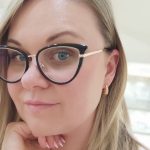 Sárga arany félkarika fülbevaló gyémánttal