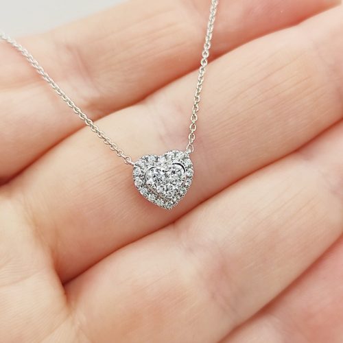 Fehér arany nyaklánc gyémánt szív medállal