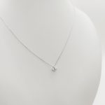 Fehér arany nyaklánc gyémánt medállal