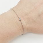 Fehér arany karlánc gyémánt medállal