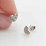 Fehér arany szív fülbevaló gyémánttal