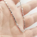 Ezüst modern mintás fényes nyaklánc