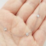 Fehér arany nyaklánc gyémánttal