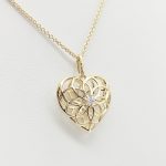 Sárga arany szív medál gyémánttal