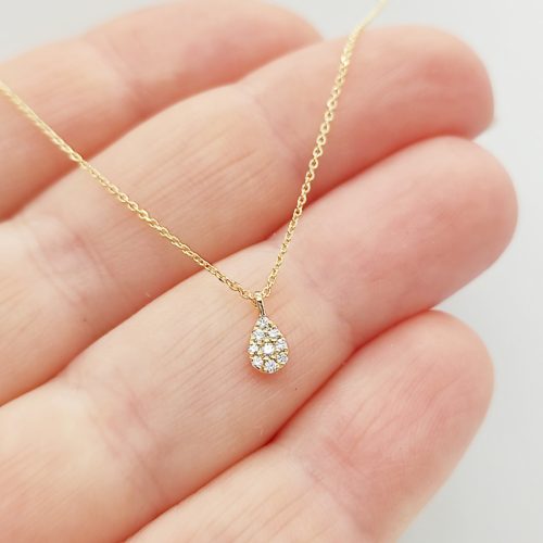 Sárga arany nyaklánc gyémánt csepp medállal