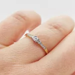 Sárga-fehér arany gyűrű gyémánttal