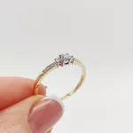 Sárga-fehér arany gyűrű gyémánttal