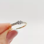 Sárga-fehér arany gyűrű gyémánttal