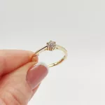 Sárga arany gyűrű gyémánttal