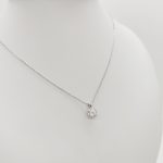 Fehér arany nyaklánc gyémánt medállal