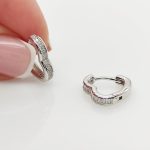 Ezüst köves szív karika fülbevaló