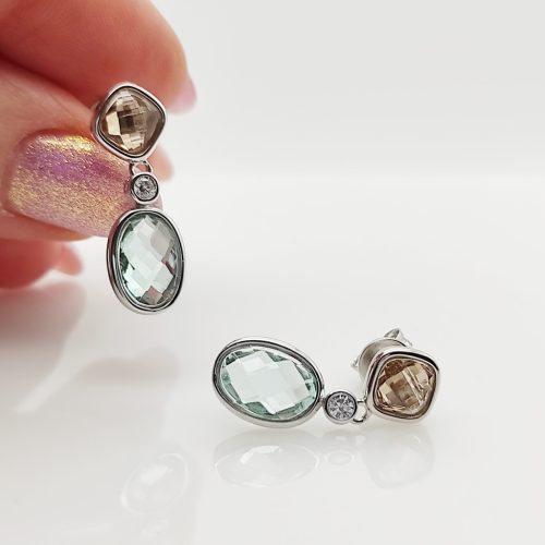 Ezüst fülbevaló színes cirkóniákkal