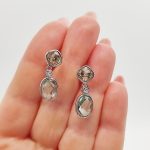 Ezüst fülbevaló színes cirkóniákkal