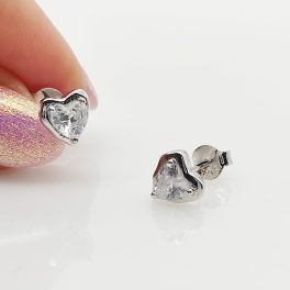 Ezüst egy köves szív fülbevaló