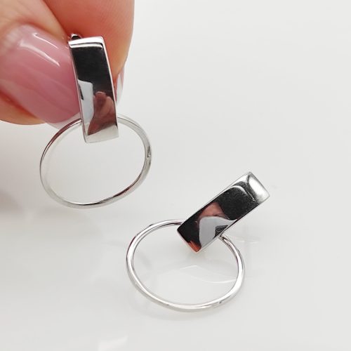 Ezüst modern karika fülbevaló