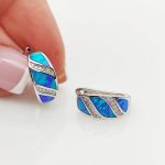 Ezüst fülbevaló kék opállal