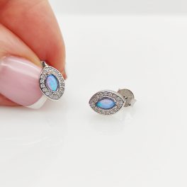 Ezüst fülbevaló kék opállal és cirkóniákkal