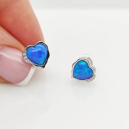 Ezüst kék opál szív fülbevaló cirkóniákkal