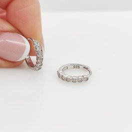 Ezüst köves karika fülbevaló