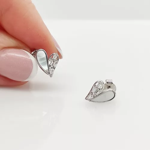 Ezüst modern szív fülbevaló