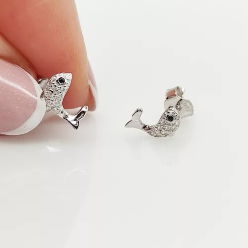 Ezüst köves delfin fülbevaló