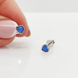 Ezüst kis szívecske fülbevaló kék opállal