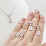 Ezüst fülbevaló rózsakvarccal