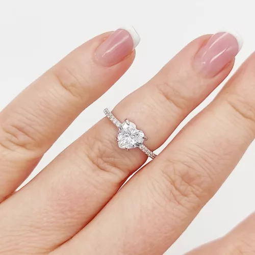 Ezüst gyűrű szív cirkóniával