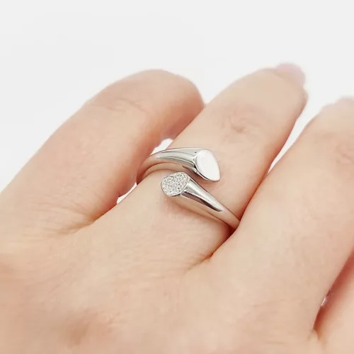 Ezüst modern gyűrű cirkóniával