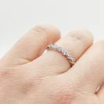 Ezüst modern gyűrű cirkóniákkal