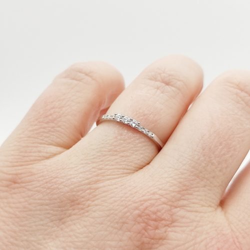 Ezüst modern gyűrű cirkóniákkal