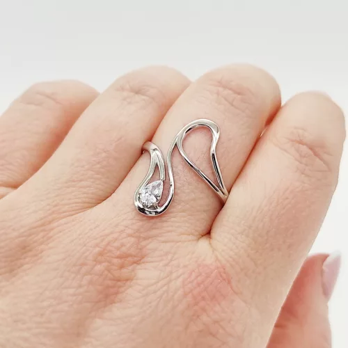 Ezüst modern gyűrű cirkóniával