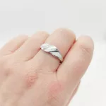 Ezüst modern opál köves gyűrű