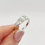 Ezüst modern opál köves gyűrű