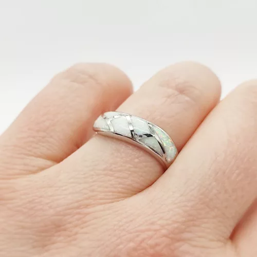 Ezüst modern opál köves gyűrű