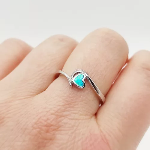 Ezüst modern opál köves gyűrű