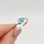Ezüst modern opál köves gyűrű
