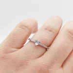 Ezüst modern gyűrű cirkóniával