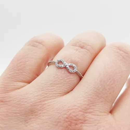 Ezüst végtelen gyűrű cirkóniával