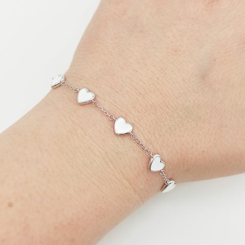 Ezüst gyermek karlánc fehér szívekkel